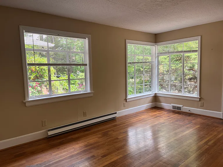 410 W Markham Ave #1 — Photo 2
