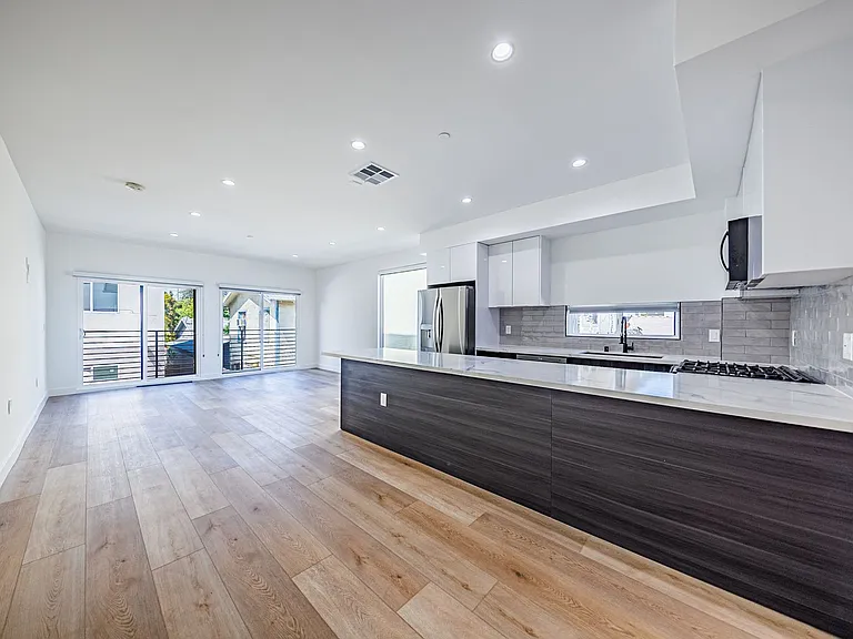11311 Collins St — Photo 59