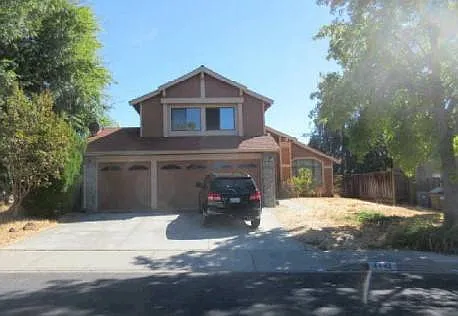 4442 Deerfield Dr photo 1