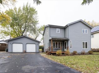 1585 Vermont St, Rolling Meadows, IL 60008
