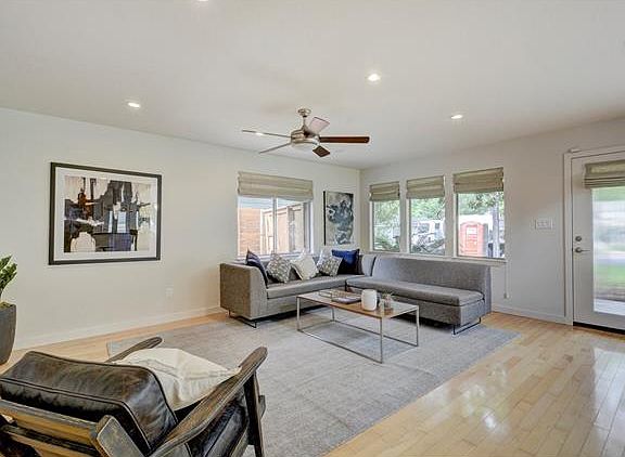 4th image of 5605 Woodview Ave