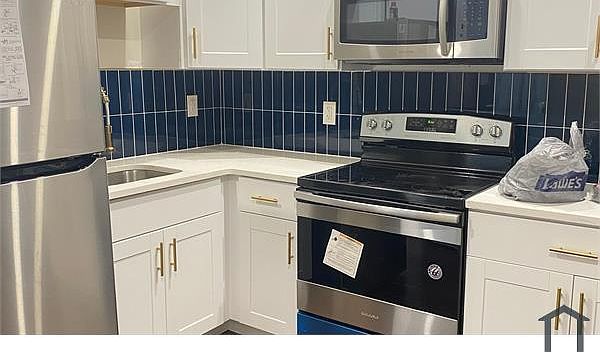 1st image of 6049 Vine St #1