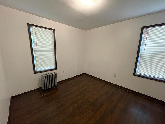 5th image of 209 Columbia Ave #1B