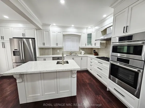 4711 Morrison St, Niagara Falls, ON L2E 2C1