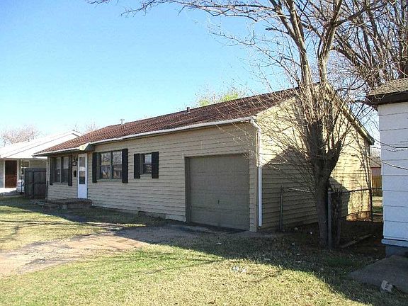 2nd image of 815 NW 35th St