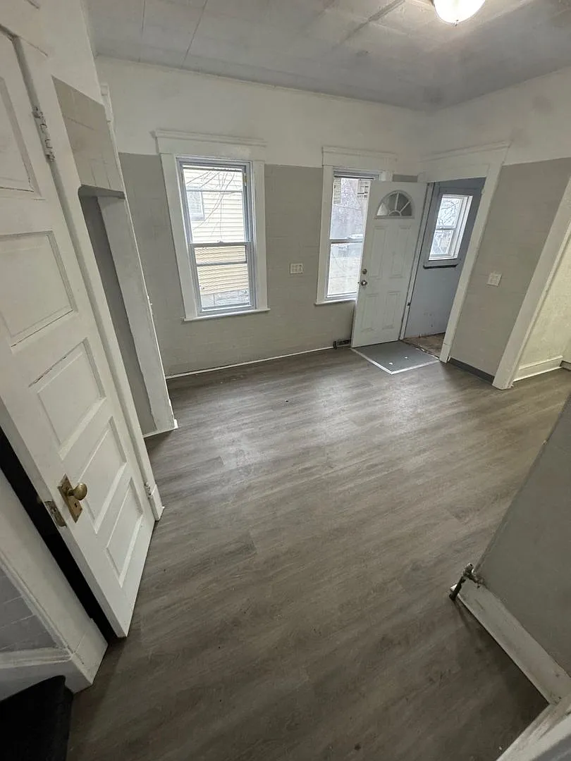 4 Bedroom Home for Rent in Glenville Cleveland — Photo 3
