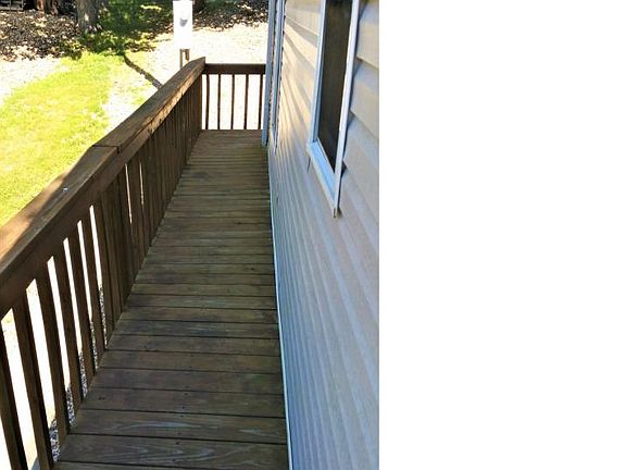 5th image of 33211 Circle Dr