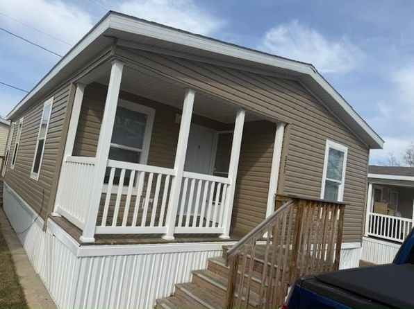 221 Cardinal Ln #221, Madison, WI 53704