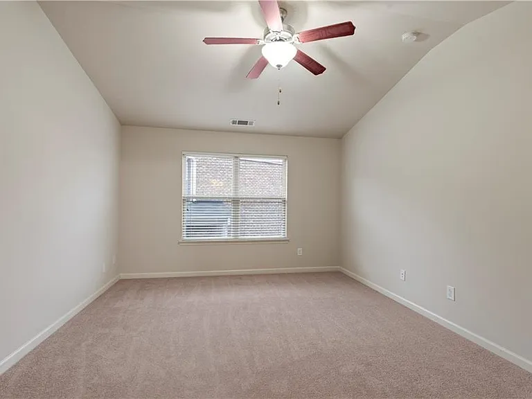 3879 Brockenhurst Dr — Photo 15