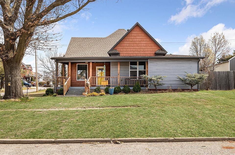 1st image of 601 S Macomb Ave