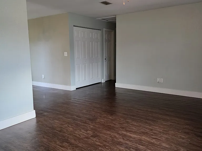 6881 NW 14th Ave — Photo 11