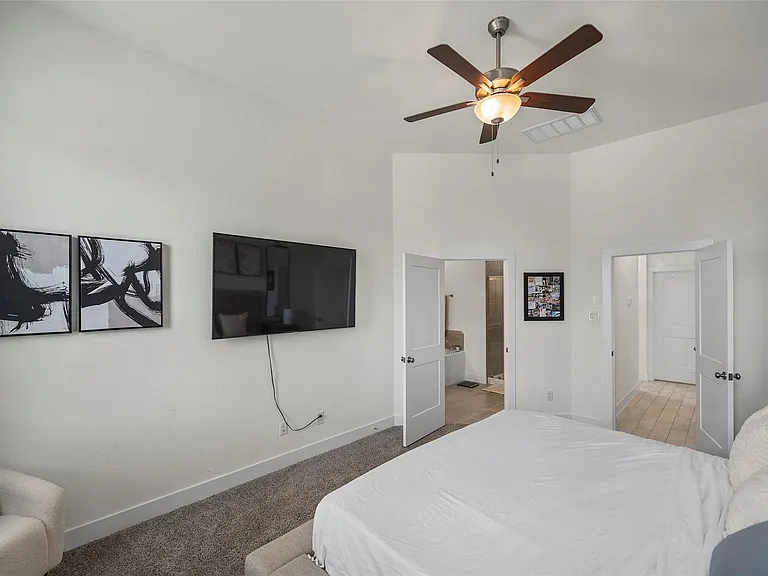 21130 Medina River Dr — Photo 17