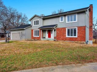 6101 SW Brookfield Cir, Topeka, KS 66614
