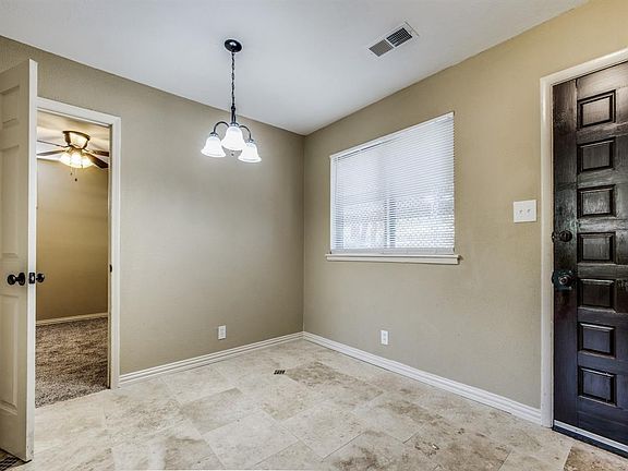 4th image of 3812 Silverhill Dr