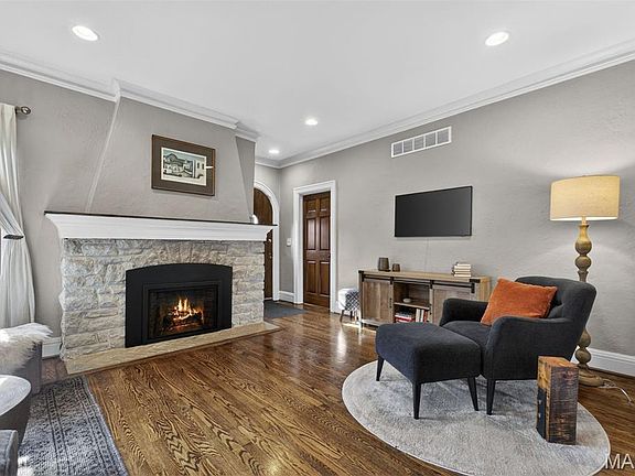2nd image of 7437 Stratford Ave