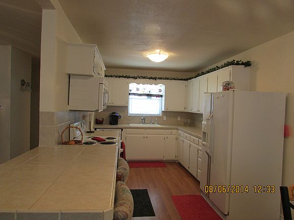 3rd image of 3909 E 30th St