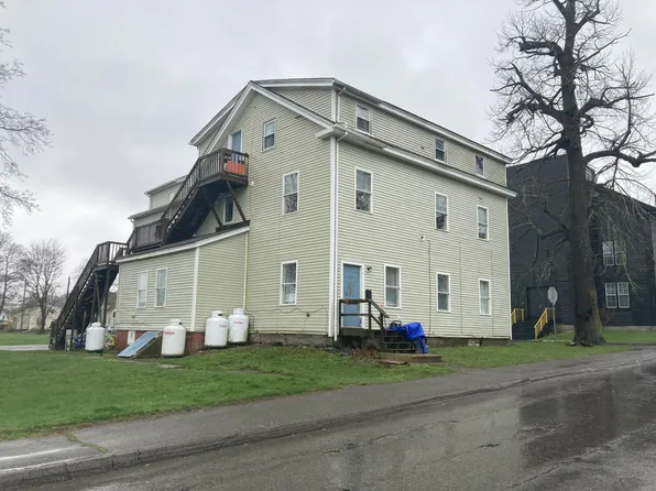21 Brewster Street, Rockland, ME 04841