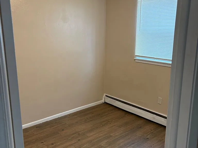 1015 York Ave — Photo 40
