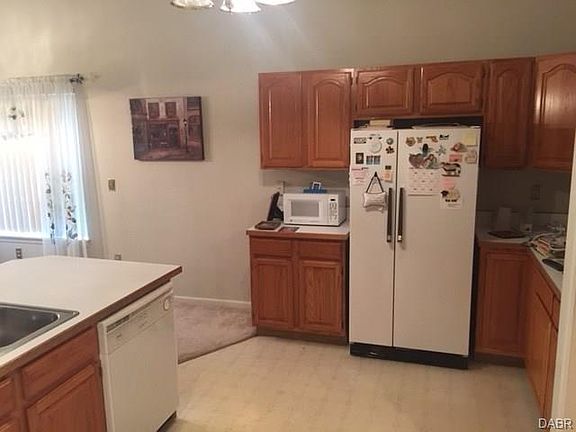 3rd image of 115 Warner Dr