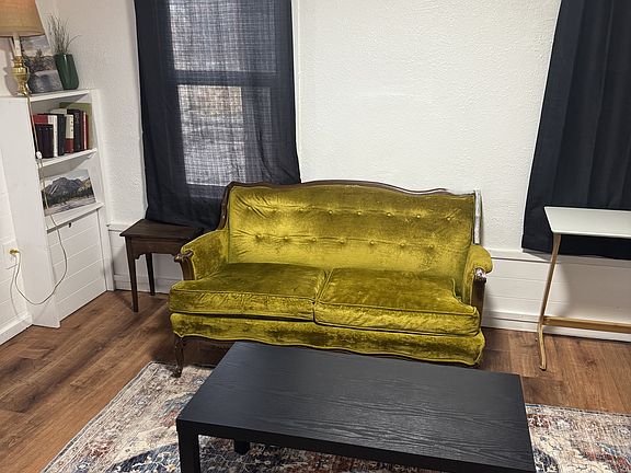 2nd image of 1015 Pine Ave Unit 4