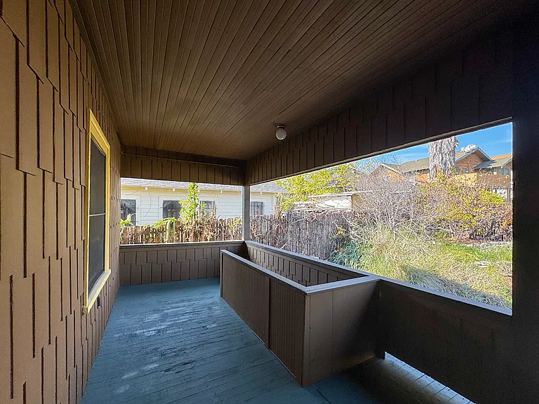 1123 Marion Ave — Photo 42