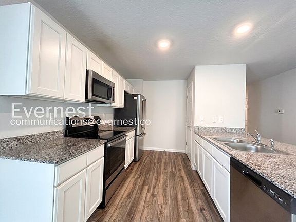 2nd image of 33 Peninsula Ln