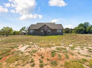 517 Pecan Tree Ct, Poolville, TX 76487