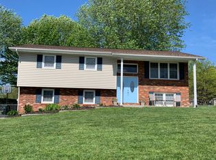 122 Timber Oak Dr, Bristol, VA 24201