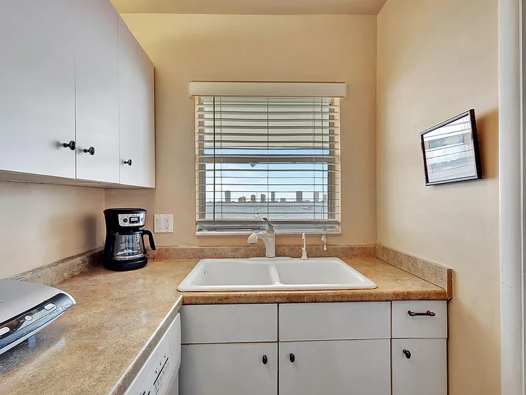 100 Shore Ct #304 — Photo 19
