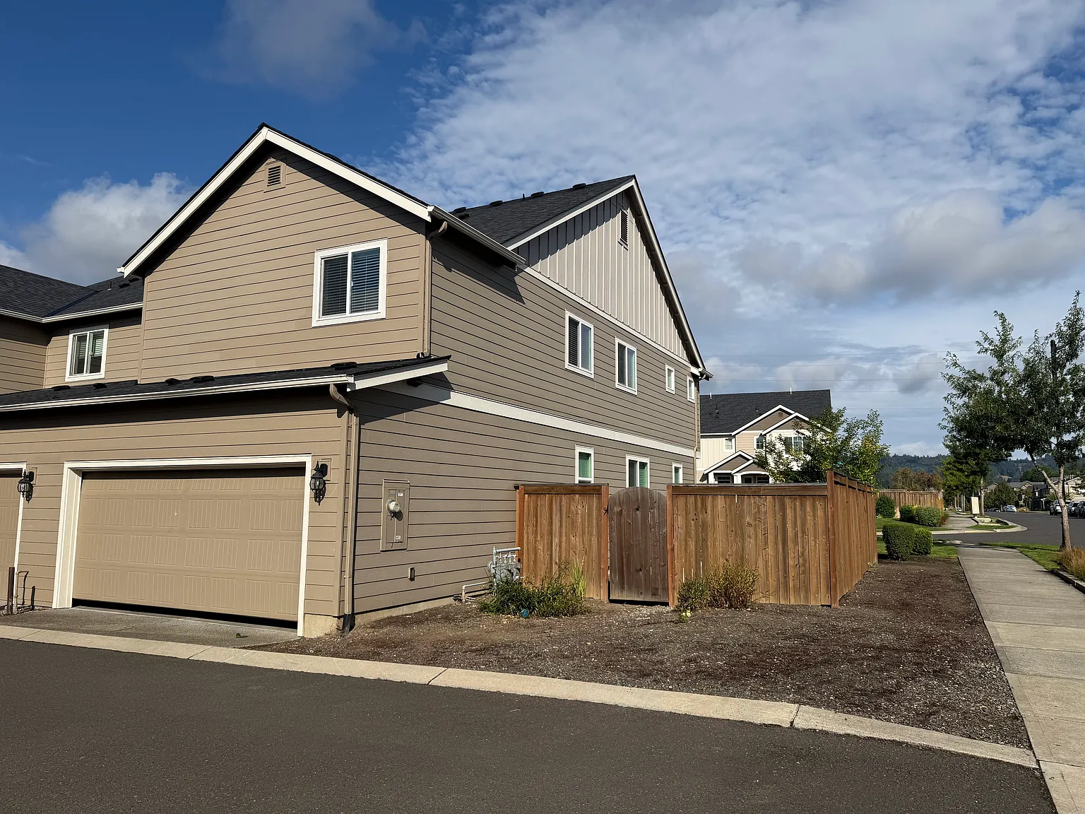 3 bed, 2.5 bath, 1562 sqft, $2,600 — Photo 3