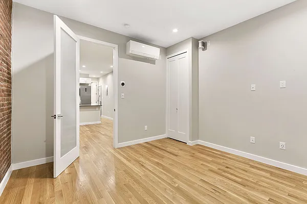 Rented by Cooper & Cooper Real Estate | media 21