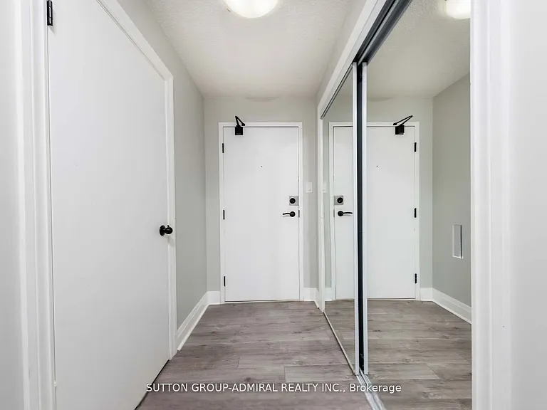 50 Inverlochy Blvd #1005 — Photo 5