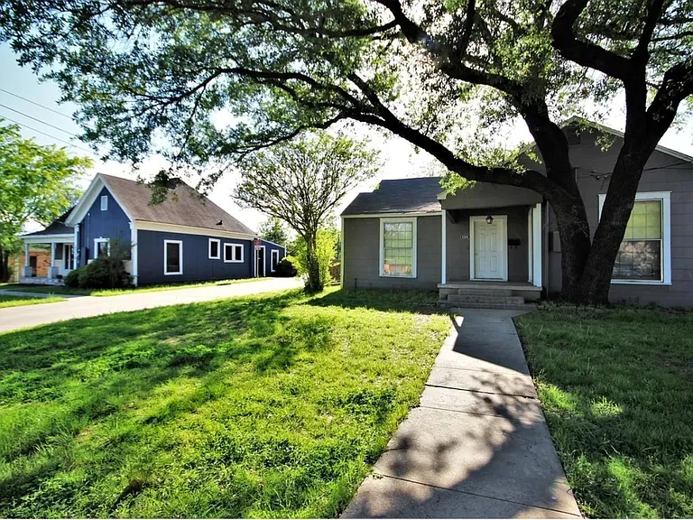 4504 Stonewall St — Photo 4