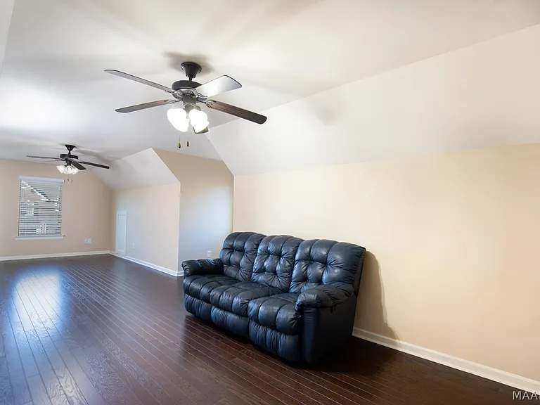9212 Concord Park Dr — Photo 20
