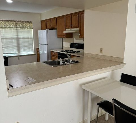 3rd image of 6183 Haymarket Way