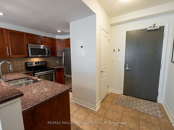 4th image of 200 Besserer St #1007