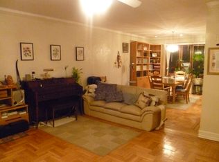 82 Ave On 167 St., HILLCREST, NY 11432