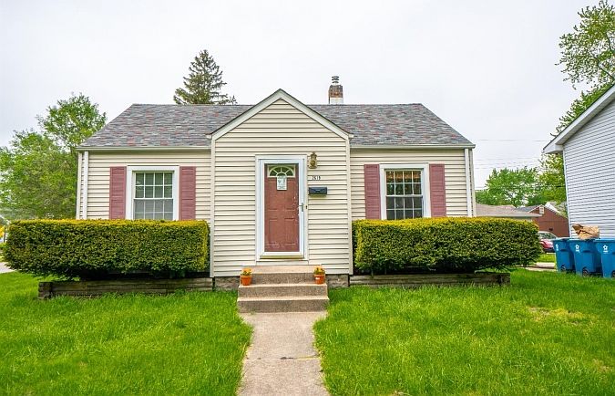 1st image of 2619 Parkway Dr