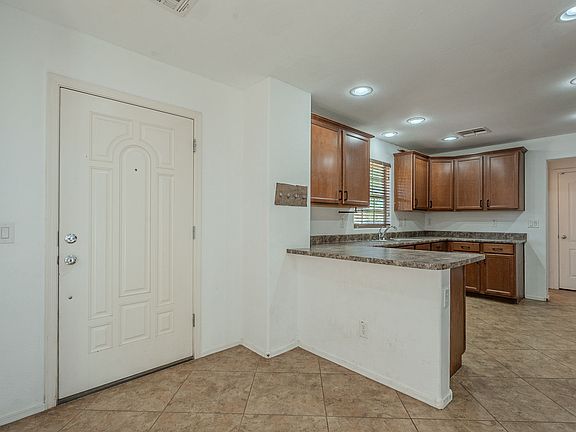 5th image of 1821 S Balboa Dr