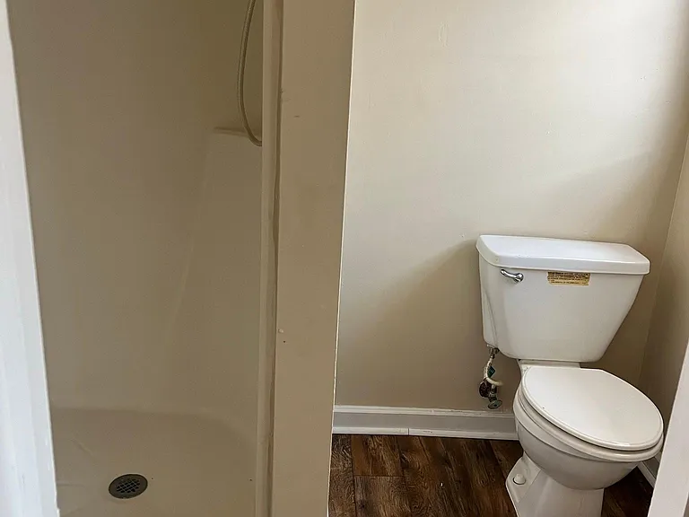 320 Fraser Cir #2 — Photo 2