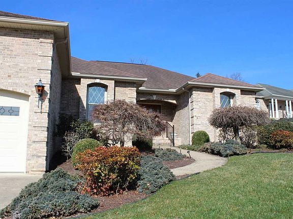3rd image of 39 Manor Dr