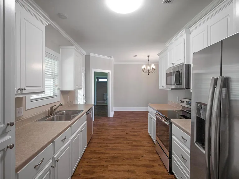 122 Craftsman Dr — Photo 4