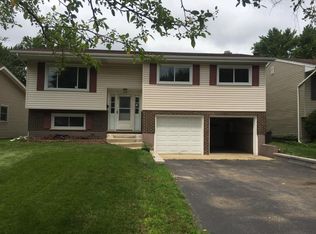 1221 E Lowden Ave, Wheaton, IL 60189