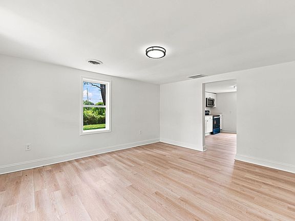 5th image of 100 Fay St