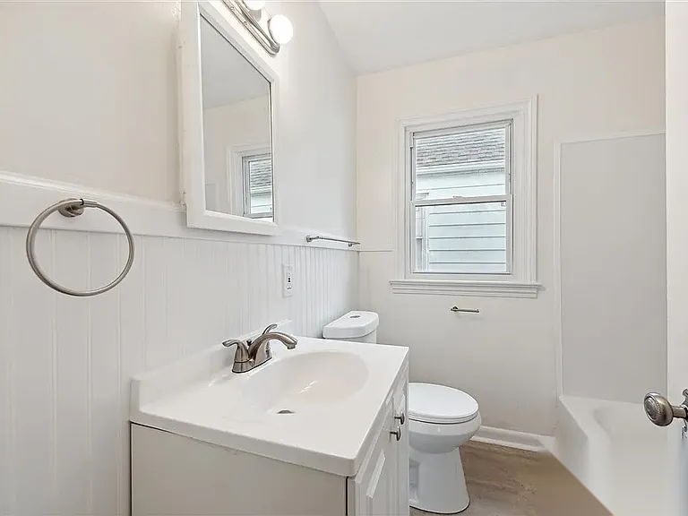 909 Turner Ave — Photo 7