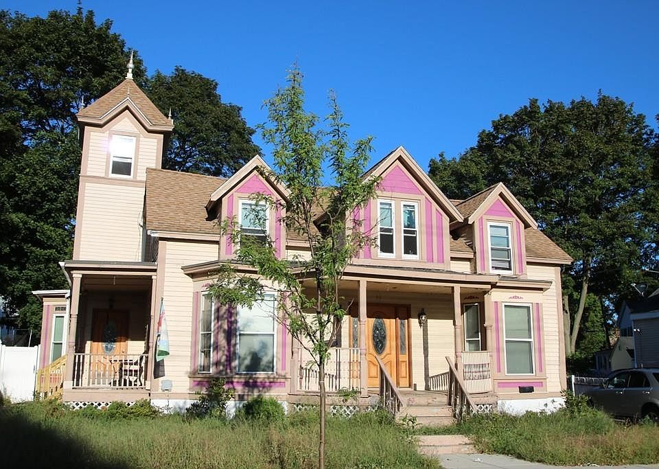 2nd image of 43 Lincoln Ave