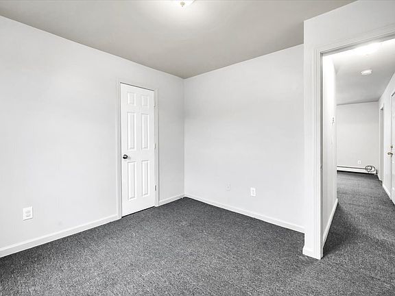 4th image of 13-15 Greenwoods Ave #4
