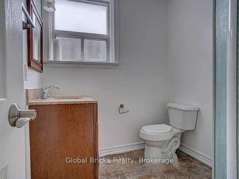 77 Milford Haven Dr E — Photo 11