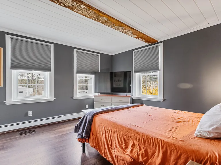 33 Exeter Rd — Photo 24