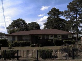 854 Walter E Davis Sr Dr, Macon, GA 31217